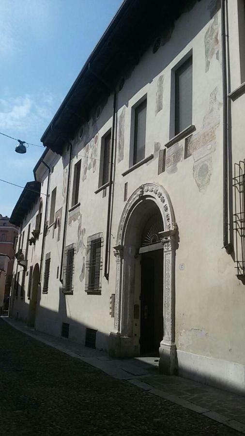 Appartement Palazzo Guerrieri Da Fermo à Mantoue Extérieur photo